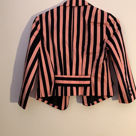 Short stripe blazer - Picture 2 of 3
